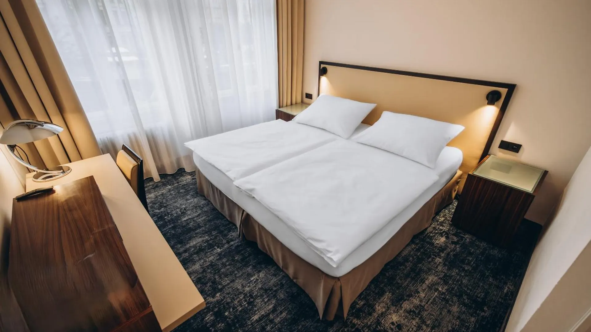 Hotel Esplanade Carlsbad à Karlovy Vary 4*,